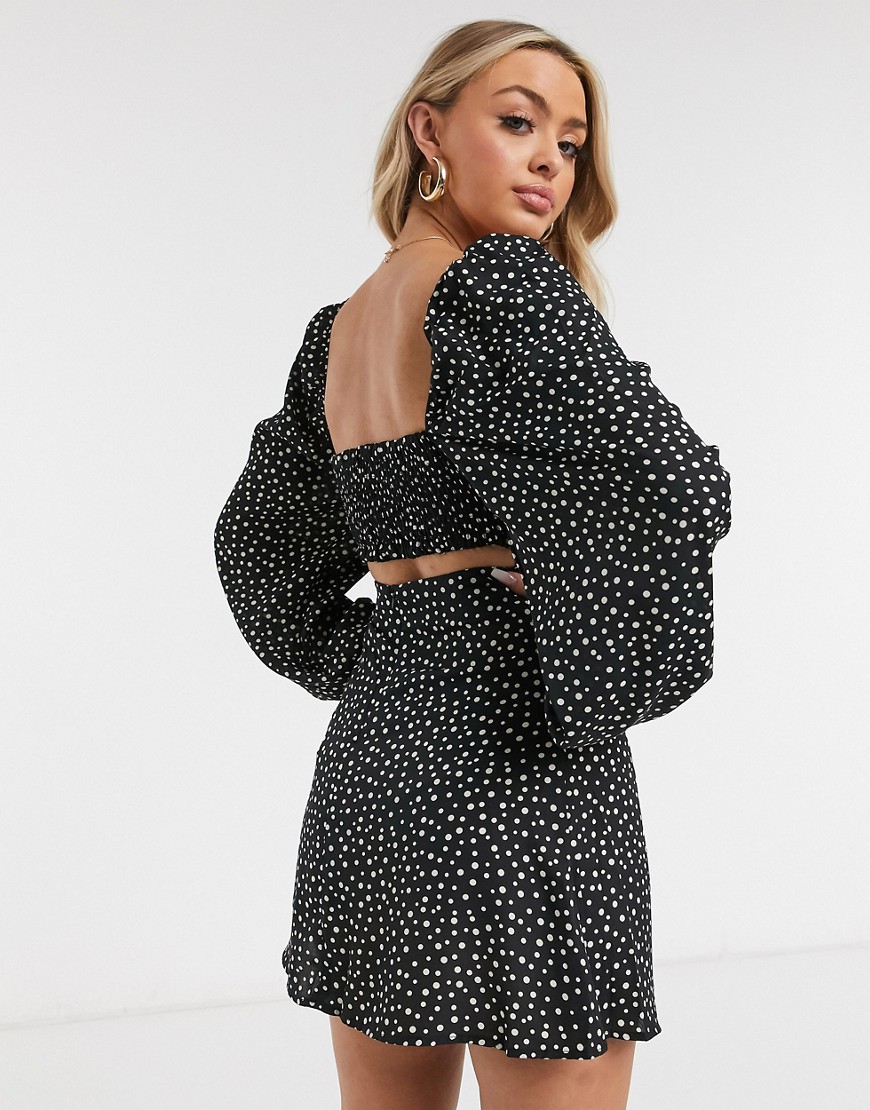 Missguided-czarna-marszczona-sukienka-mini-w-groszki-i-odkrytymi-plecami-38-1 Missguided-czarna-marszczona-sukienka-mini-w-groszki-i-odkrytymi-plecami-38