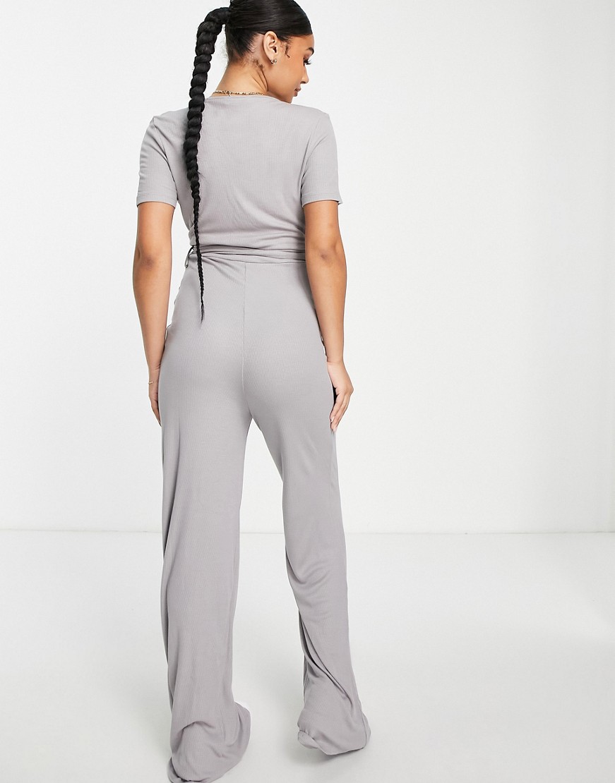 Missguided-szary-prazkowany-ciazowy-kombinezon-kopertowy-42-1 Missguided-szary-prazkowany-ciazowy-kombinezon-kopertowy-42