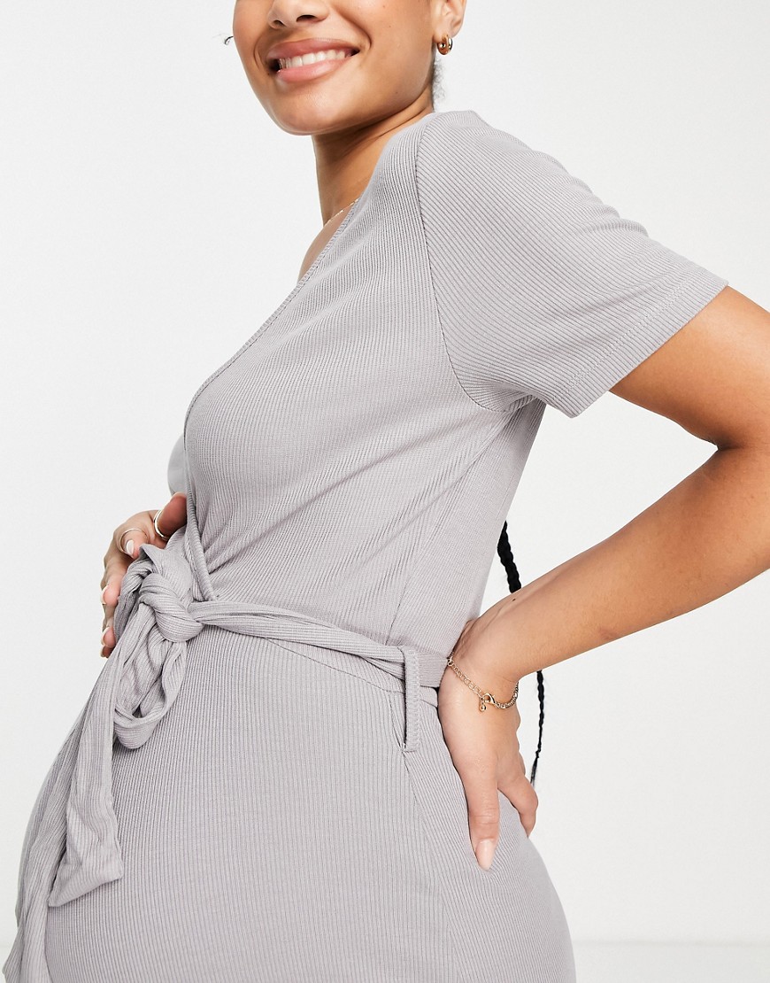 Missguided-szary-prazkowany-ciazowy-kombinezon-kopertowy-42-2 Missguided-szary-prazkowany-ciazowy-kombinezon-kopertowy-42