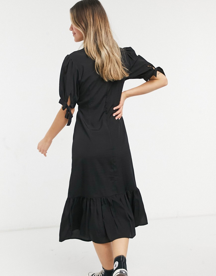 New-Look-czarna-zwiewna-sukienka-midi-z-falbana-46-1 New-Look-czarna-zwiewna-sukienka-midi-z-falbana-46