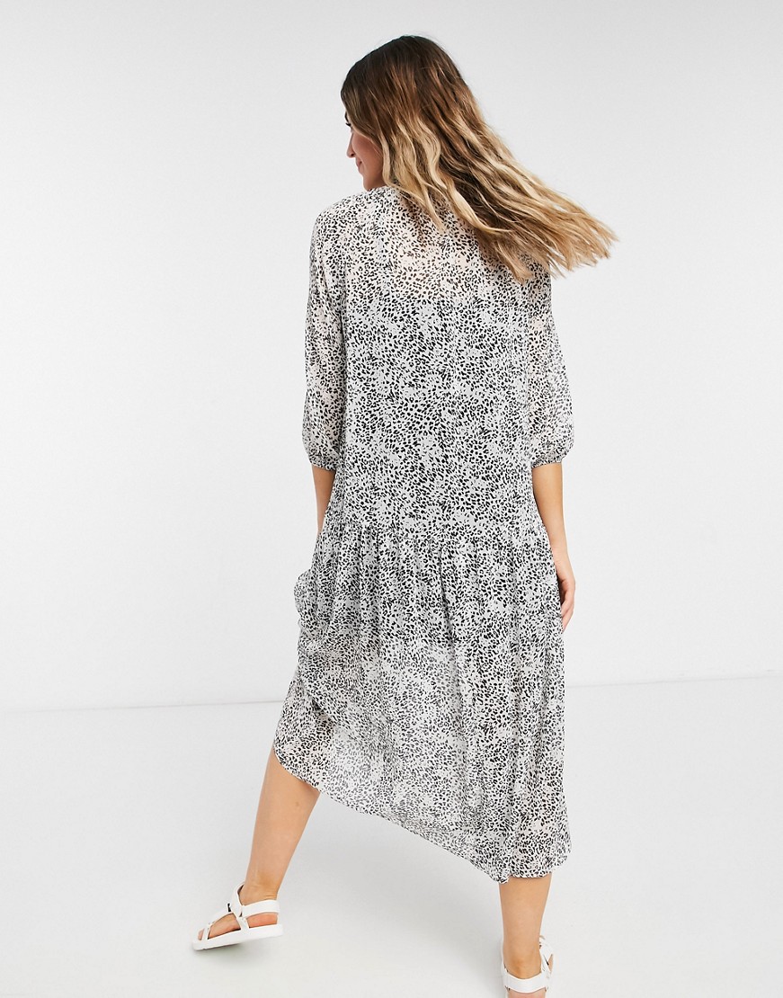 New-Look-szyfonowa-sukienka-midi-z-wiazaniem-przy-szyi-i-zwierzecym-wzorem-biala-44-1 New-Look-szyfonowa-sukienka-midi-z-wiazaniem-przy-szyi-i-zwierzecym-wzorem-biala--44