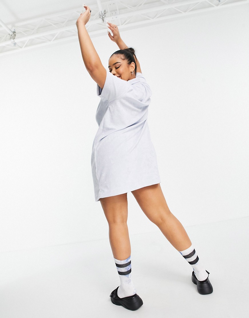 Niebieska-sukienka-mini-na-wiosne-plus-size-58-1 Niebieska-sukienka-mini-na-wiosne-plus-size-58