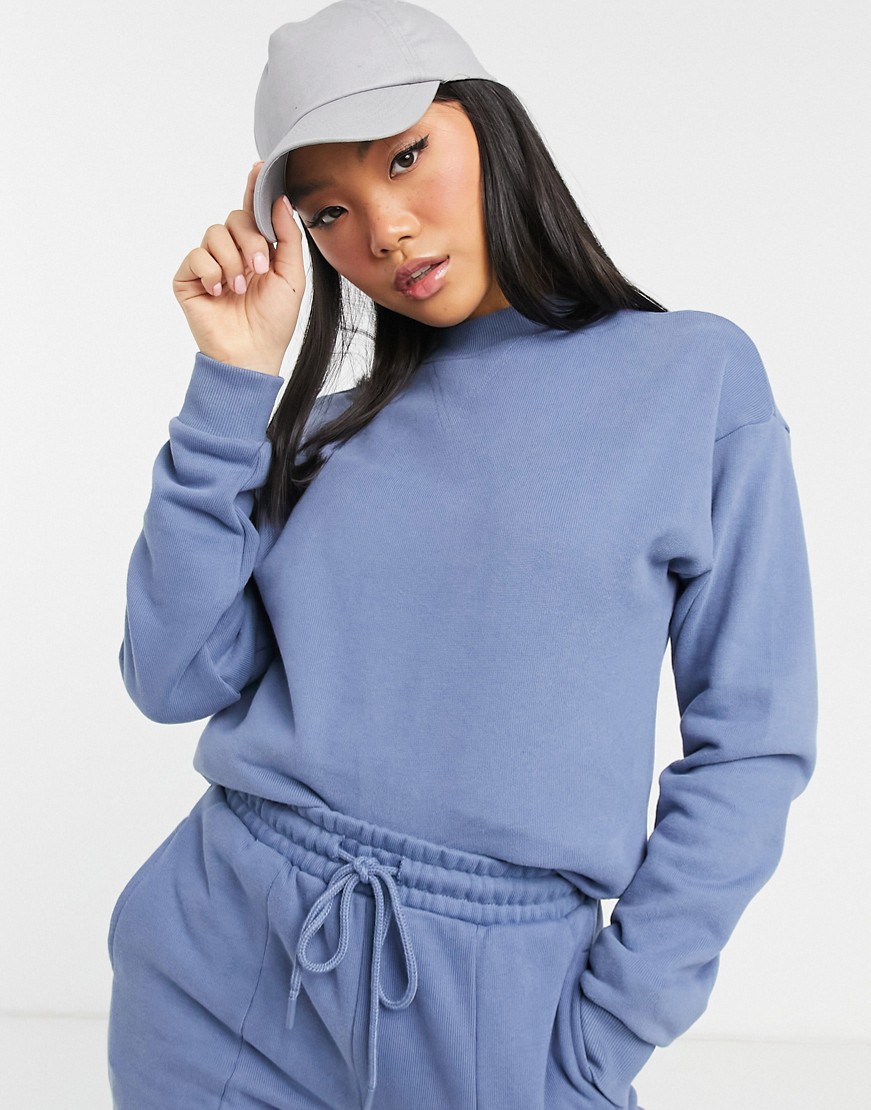 Niebieskie-damskie-spodnie-dzianinowe-dresy-wide-leg-32-2 Niebieskie-damskie-spodnie-dzianinowe-dresy-wide-leg-32