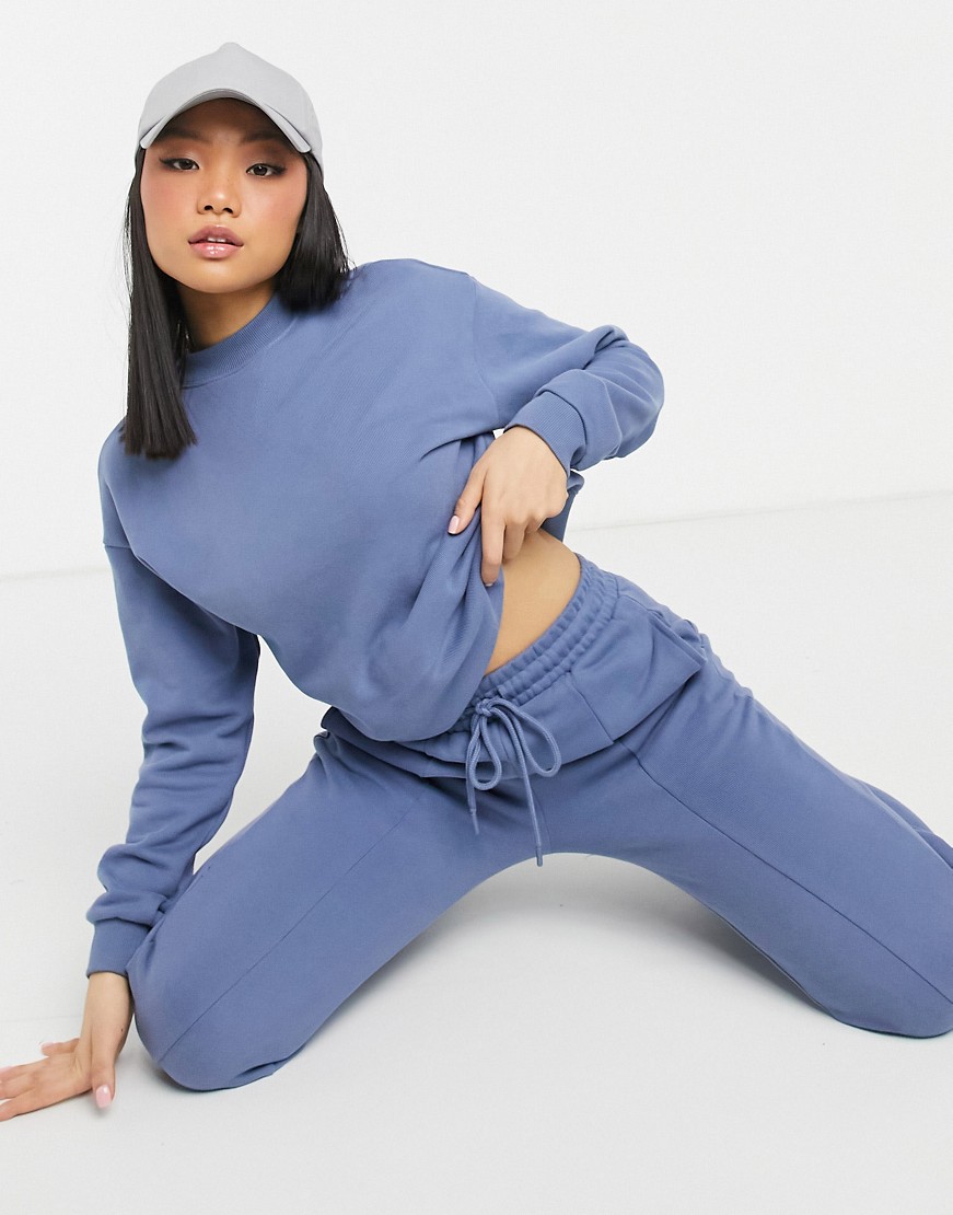 Niebieskie-damskie-spodnie-dzianinowe-dresy-wide-leg-32-3 Niebieskie-damskie-spodnie-dzianinowe-dresy-wide-leg-32