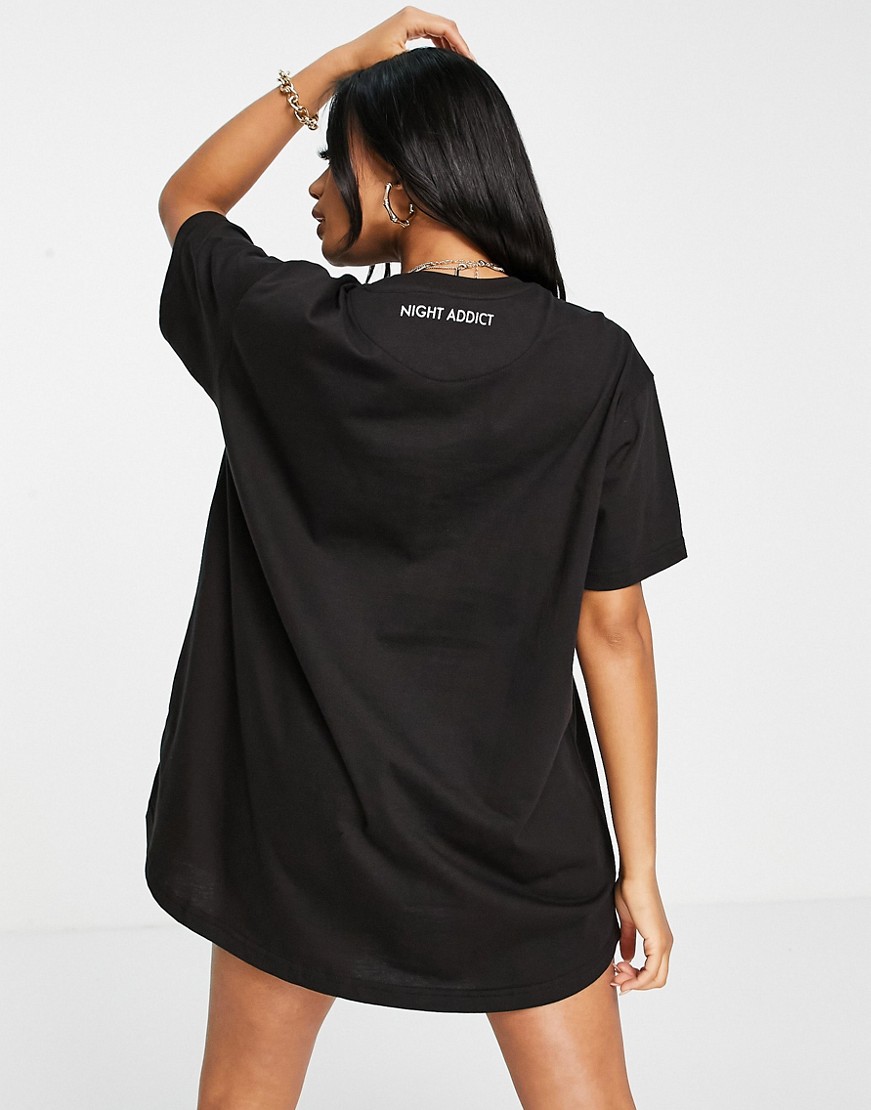 Night-Addict-Limited-T-shirtowa-sukienka-oversize-defekt-XS-1 Night-Addict-Limited-T-shirtowa-sukienka-oversize-defekt-XS