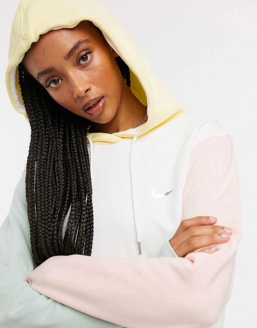 Nike-damska-biala-bluza-defekt-M-2 Nike-damska-biala-bluza-defekt-M