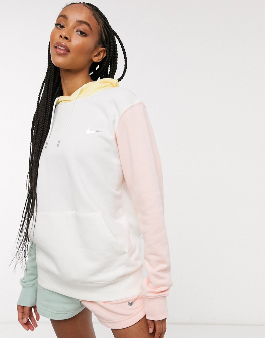Nike-damska-biala-bluza-defekt-M-3 Nike-damska-biala-bluza-defekt-M