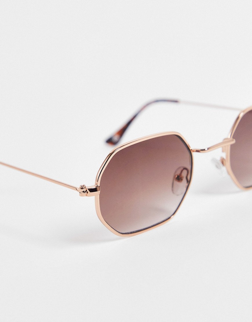Okulary-przeciwsloneczne-w-metalowych-oprawkach-z-cieniowanymi-szesciokatnymi-szklami-no-size-1 Okulary-przeciwsloneczne-w-metalowych-oprawkach-z-cieniowanymi-szesciokatnymi-szklami-no-size