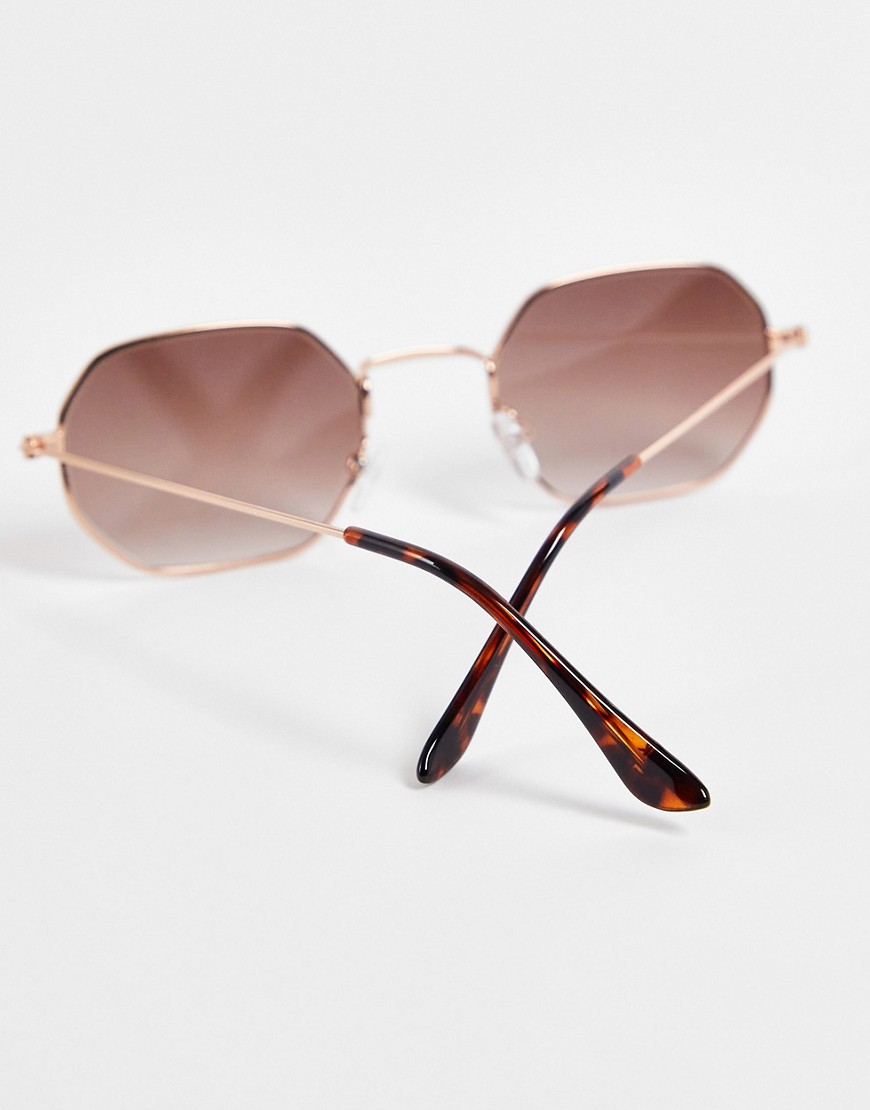 Okulary-przeciwsloneczne-w-metalowych-oprawkach-z-cieniowanymi-szesciokatnymi-szklami-no-size-3 Okulary-przeciwsloneczne-w-metalowych-oprawkach-z-cieniowanymi-szesciokatnymi-szklami-no-size