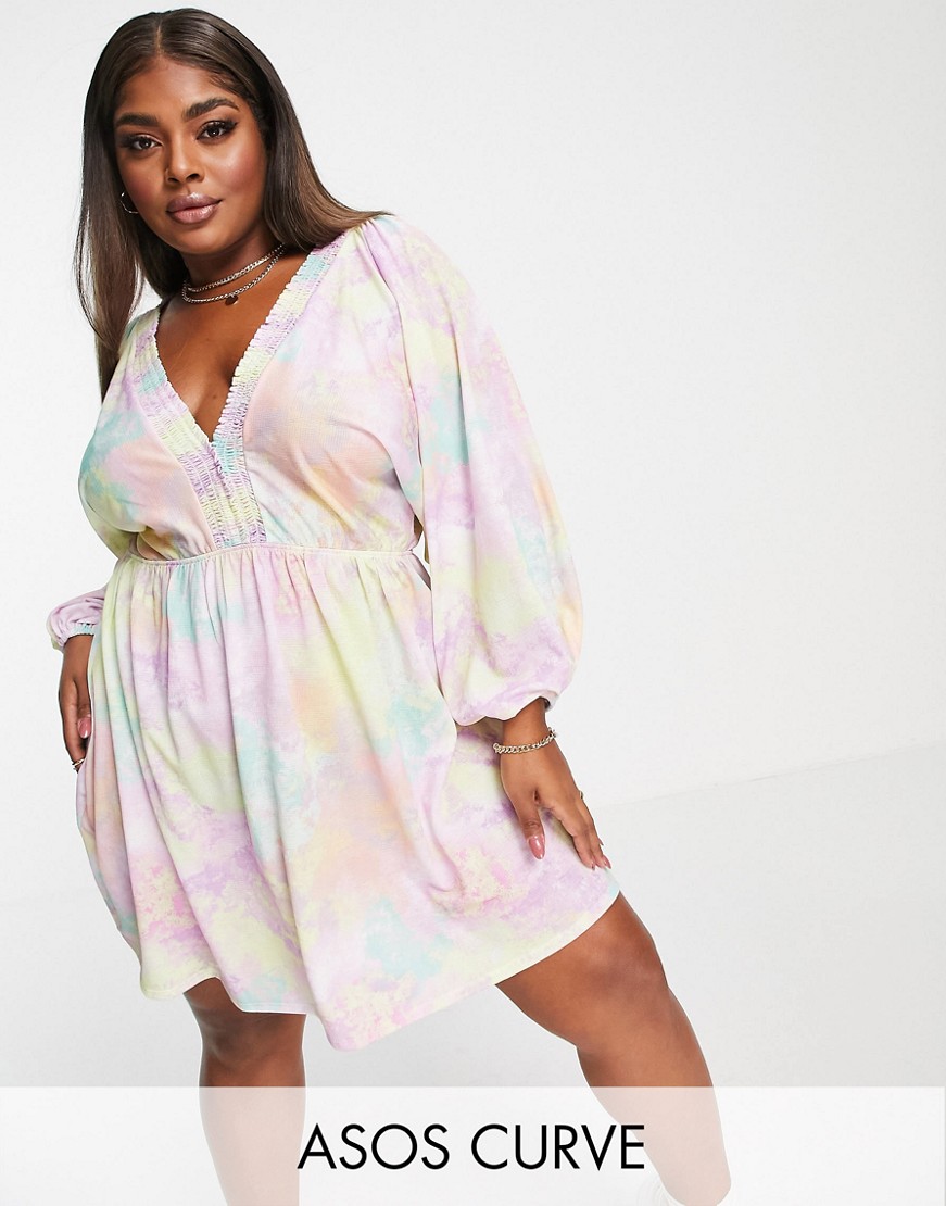 Pastelowa różowa sukienka mini dekolt V wzór tie dye plus size 46 Pastelowa-rozowa-sukienka-mini-dekolt-V-wzor-tie-dyeplis-size-46