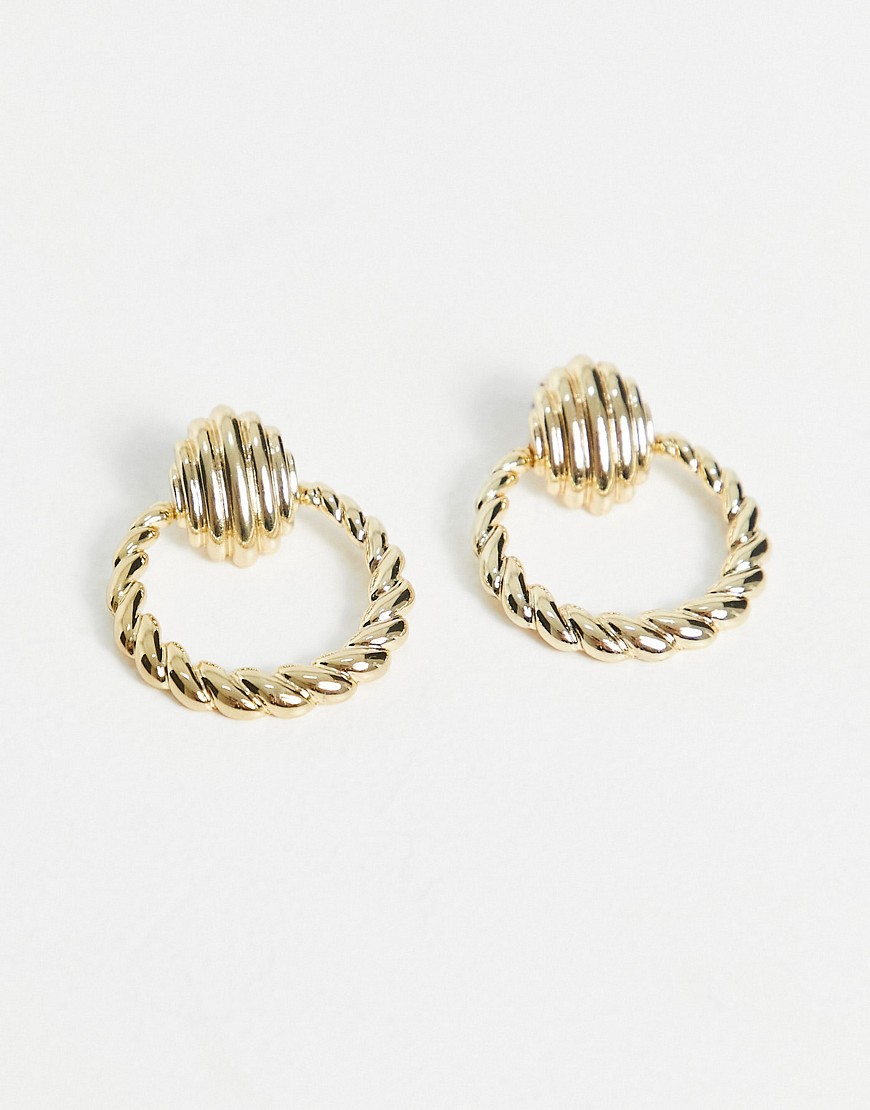 Pieces-skrecone-kolczyki-kola-oversize-w-kolorze-zlotym-3 Pieces-skrecone-kolczyki-kola-oversize-w-kolorze-zlotym