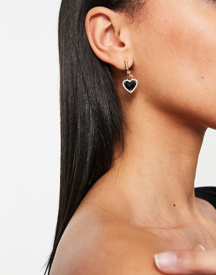 Pieces-zlote-kolczyki-kola-z-czarnym-krysztalkiem-w-ksztalcie-serca-1 Pieces-zlote-kolczyki-kola-z-czarnym-krysztalkiem-w-ksztalcie-serca