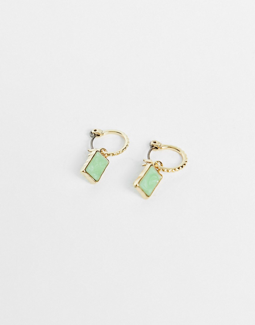 Pieces-zlote-kolczyki-kola-z-zawieszka-z-zielonym-kamieniem-3 Pieces-zlote-kolczyki-kola-z-zawieszka-z-zielonym-kamieniem