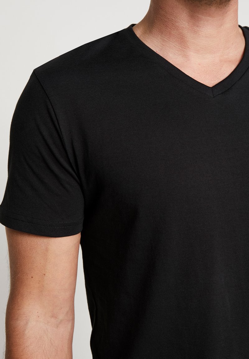 Pier-One-meski-czarny-dopasowany-t-shirt-XXL