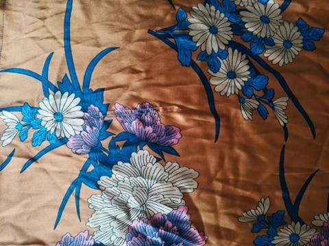 Pomaranczowa-Sukienka-midi-typu-kimono-satynowa-Defekt-L-40-4 Pomaranczowa-Sukienka-midi-typu-kimono-satynowa-Defekt-L-40