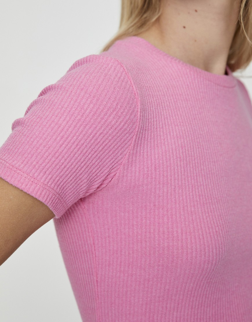 PullBear-T-shirt-damski-rozowy-38