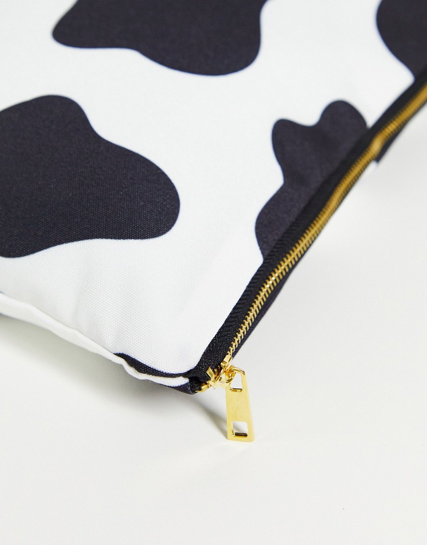 SMUG-kosmetyczka-w-krowie-laty-one-size-3 SMUG-kosmetyczka-w-krowie-laty-one-size