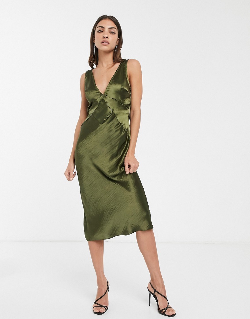 Satynowa-Sukienka-khaki-midi-z-drapowanym-tylem-defekt-M-38-3 Satynowa-Sukienka-khaki-midi-z-drapowanym-tylem-defekt-M-38