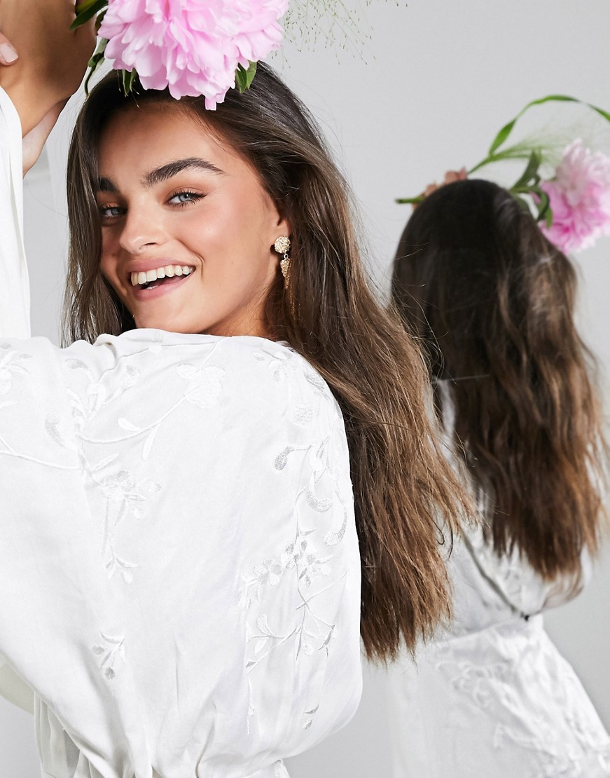 Satynowa-haftowana-suknia-slubna-typu-kimono-42-2 Satynowa-haftowana-suknia-slubna-typu-kimono-42