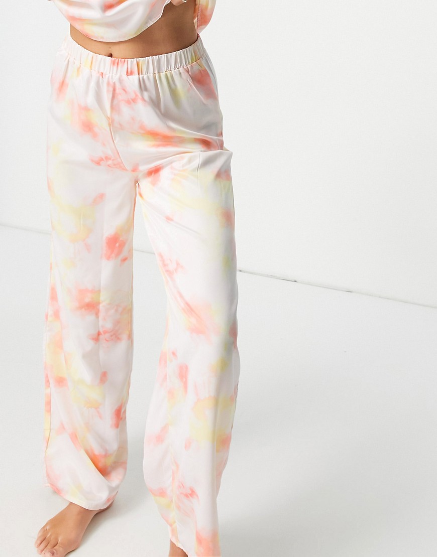 Satynowa-pizama-z-szerokimi-nogawkami-i-efektem-tie-dye-40-3 Satynowa-pizama-z-szerokimi-nogawkami-i-efektem-tie-dye-40