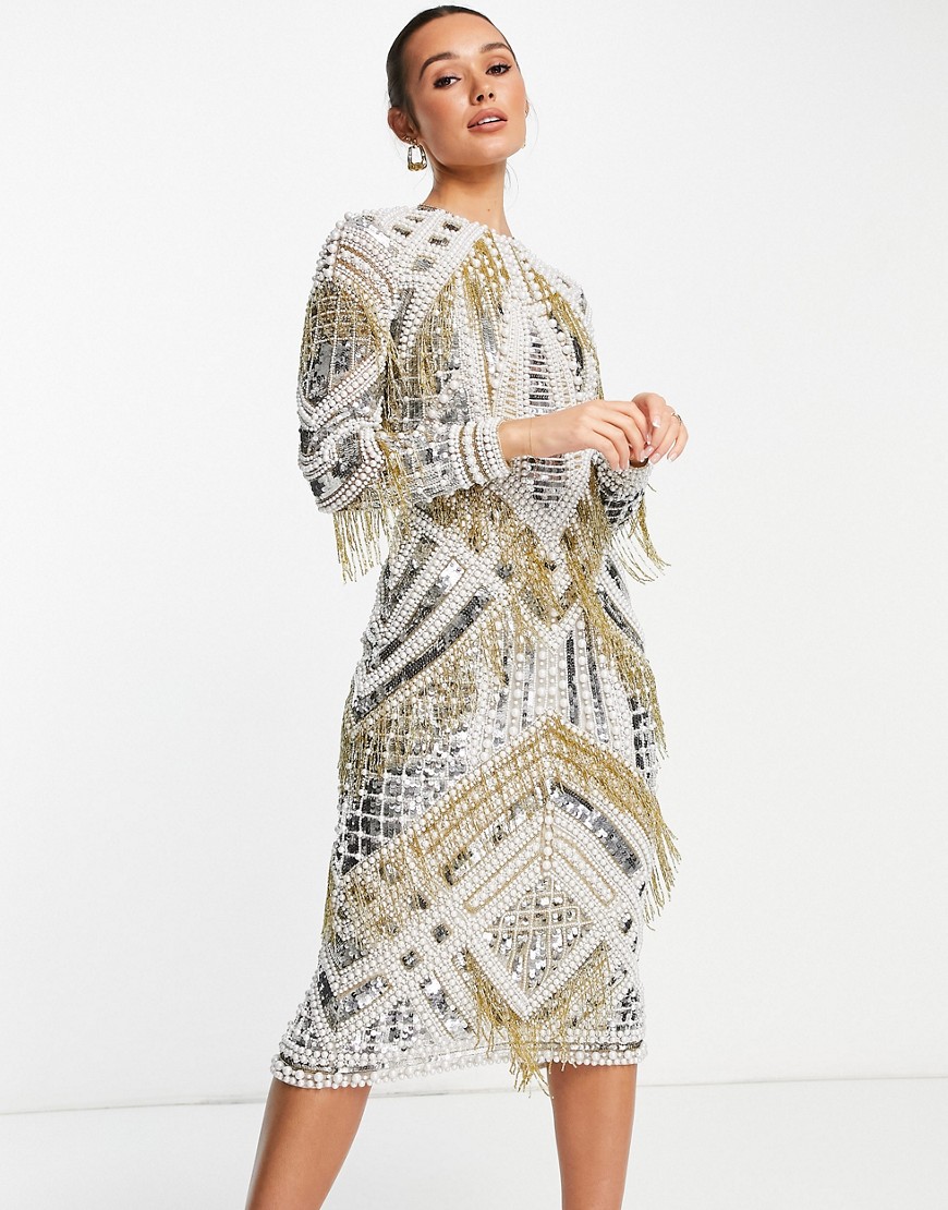 Srebrna zdobiona perełkami sukienka midi z frędzlami plus size defekt 46 Srebrna-zdobiona-perelkami-sukienka-midi-z-fredzlami-plus-size-defekt-46