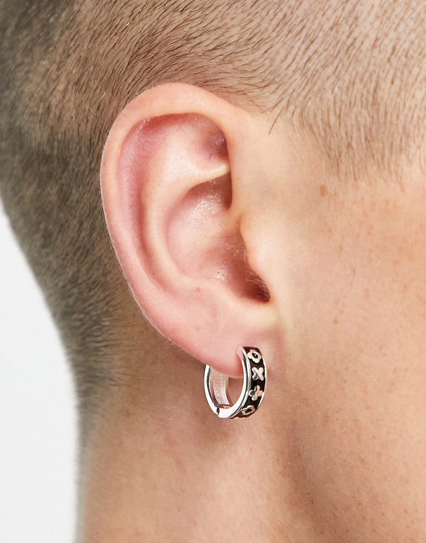 Srebrne-kolczyki-kolka-z-monogramem-czarne-wykonczenie-1 Srebrne-kolczyki-kolka-z-monogramem-czarne-wykonczenie