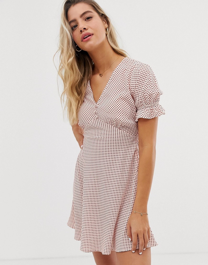 Sukienka koktajlowa mini z printem w kropki defekt M 38 Sukienka-koktajlowa-mini-z-printem-w-kropki-M-38