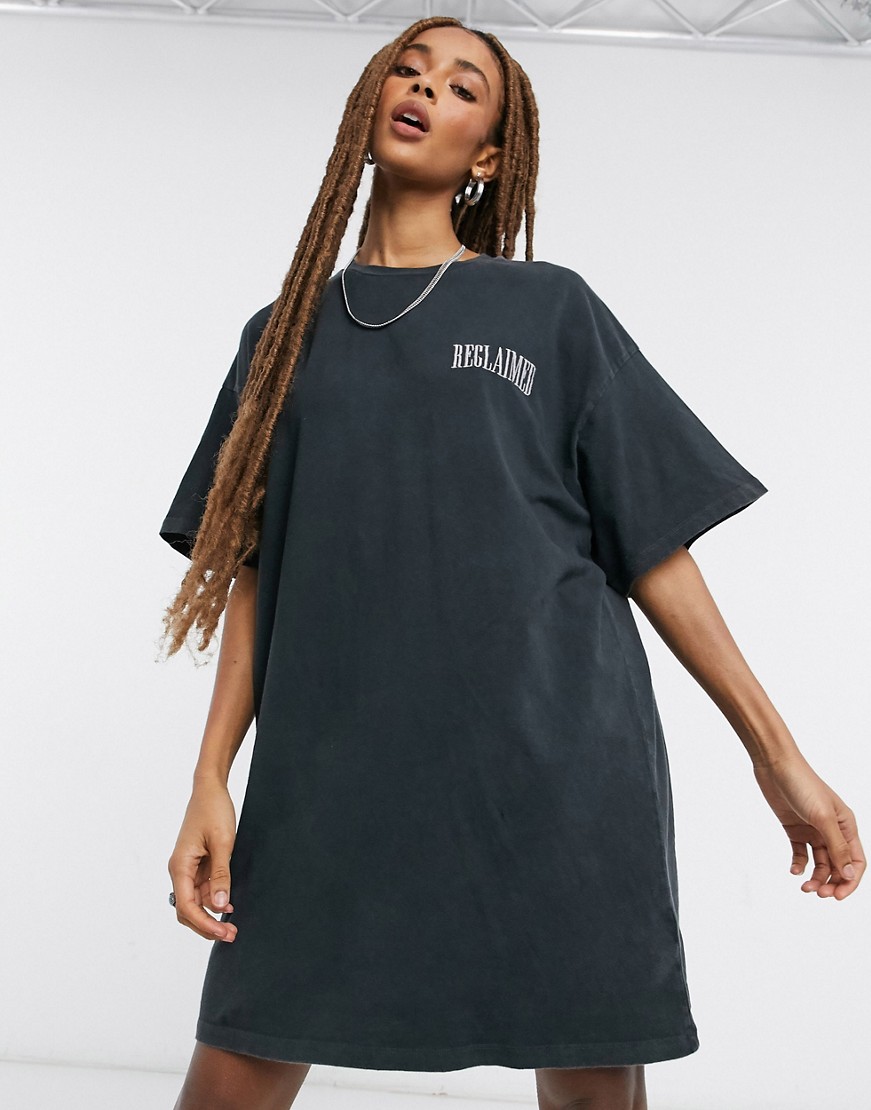 Sukienka-t-shirtowa-oversize-z-krotkim-rekawem-szara-M-1 Sukienka-t-shirtowa-oversize-z-krotkim-rekawem-szara-M