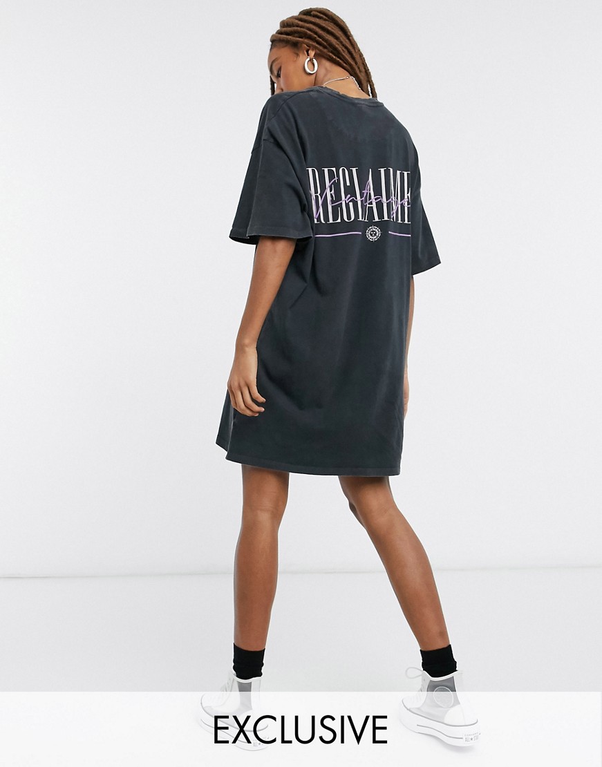 Sukienka t-shirtowa oversize z krótkim rękawem szara M Sukienka-t-shirtowa-oversize-z-krotkim-rekawem-szara-M