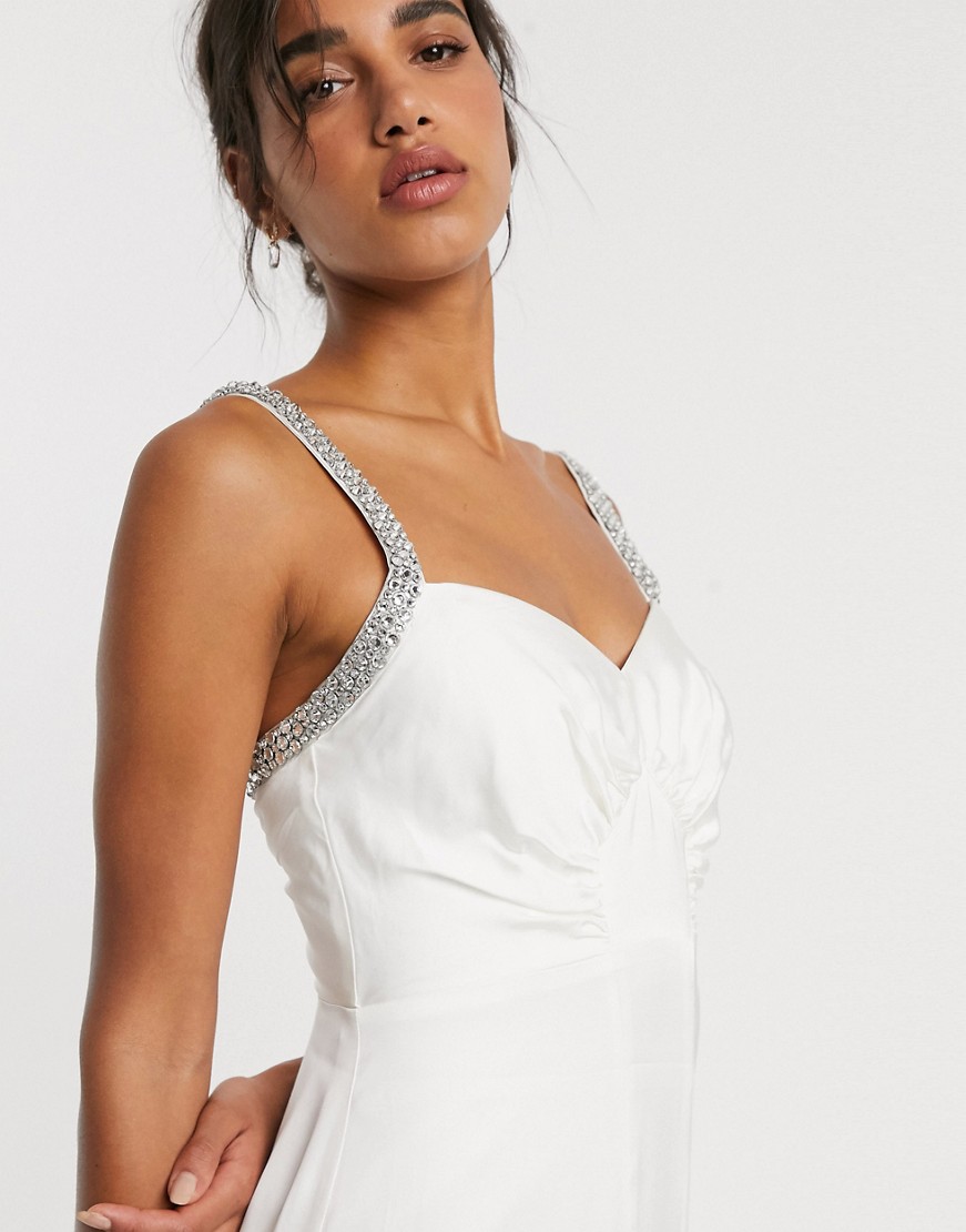 Suknia-slubna-z-dekoltem-w-szpic-i-krysztalowym-paskiem-defekt-44-2 Suknia-slubna-z-dekoltem-w-szpic-i-krysztalowym-paskiem-defekt-44