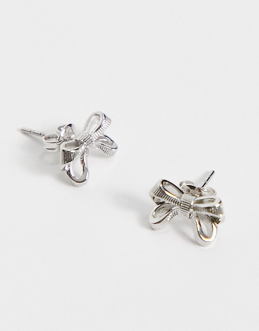 Ted-Baker-Pollay-male-kolczyki-wkrety-w-ksztalcie-kokardek-srebrny-kolor-3 Ted-Baker-Pollay-male-kolczyki-wkrety-w-ksztalcie-kokardek-srebrny-kolor