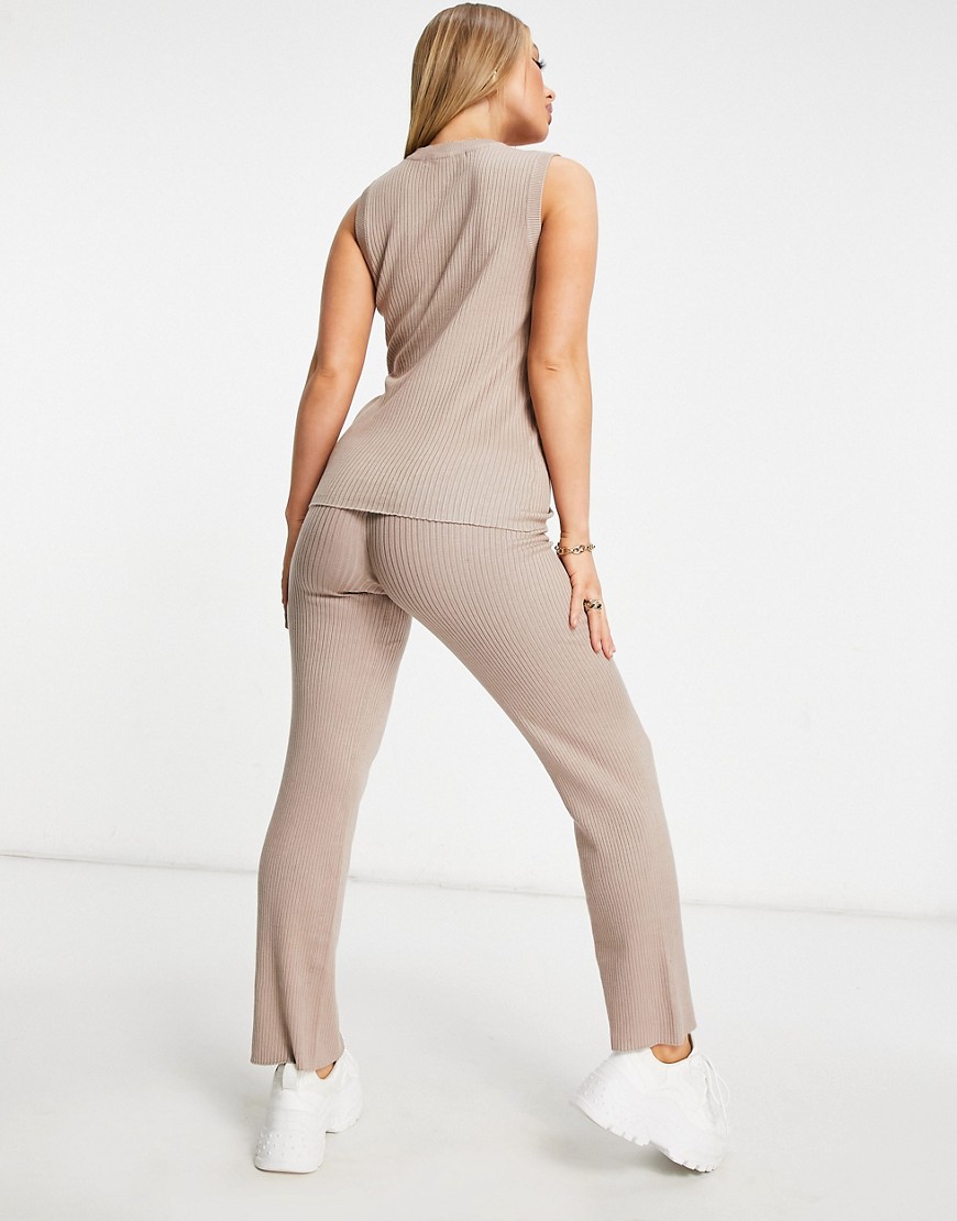 Threadbare-brazowy-dzianinowy-zestaw-kamizelka-spodnie-wide-leg-prazkowane-L-1 Threadbare-brazowy-dzianinowy-zestaw-kamizelka-spodnie-wide-leg-prazkowane-L