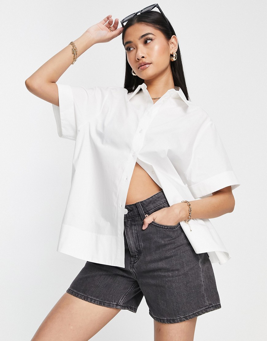 Topshop biała koszula o pudełkowym kroju z krótkimi rękawami M Topshop-biala-koszula-o-pudelkowym-kroju-z-krotkimi-rekawami-M