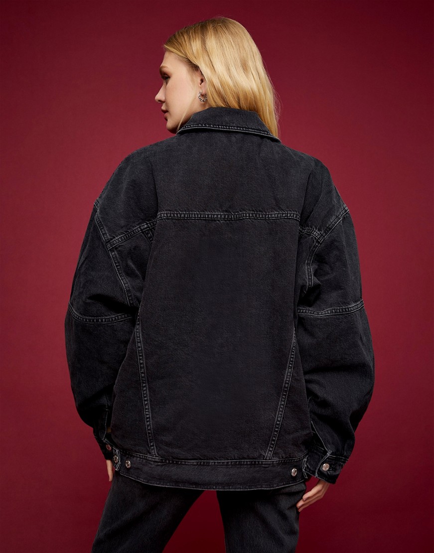 Topshop-czarna-kurtka-jeansowa-damska-oversize-z-podszewka-z-kozuszka-38-1 Topshop-czarna-kurtka-jeansowa-damska-oversize-z-podszewka-z-kozuszka-38