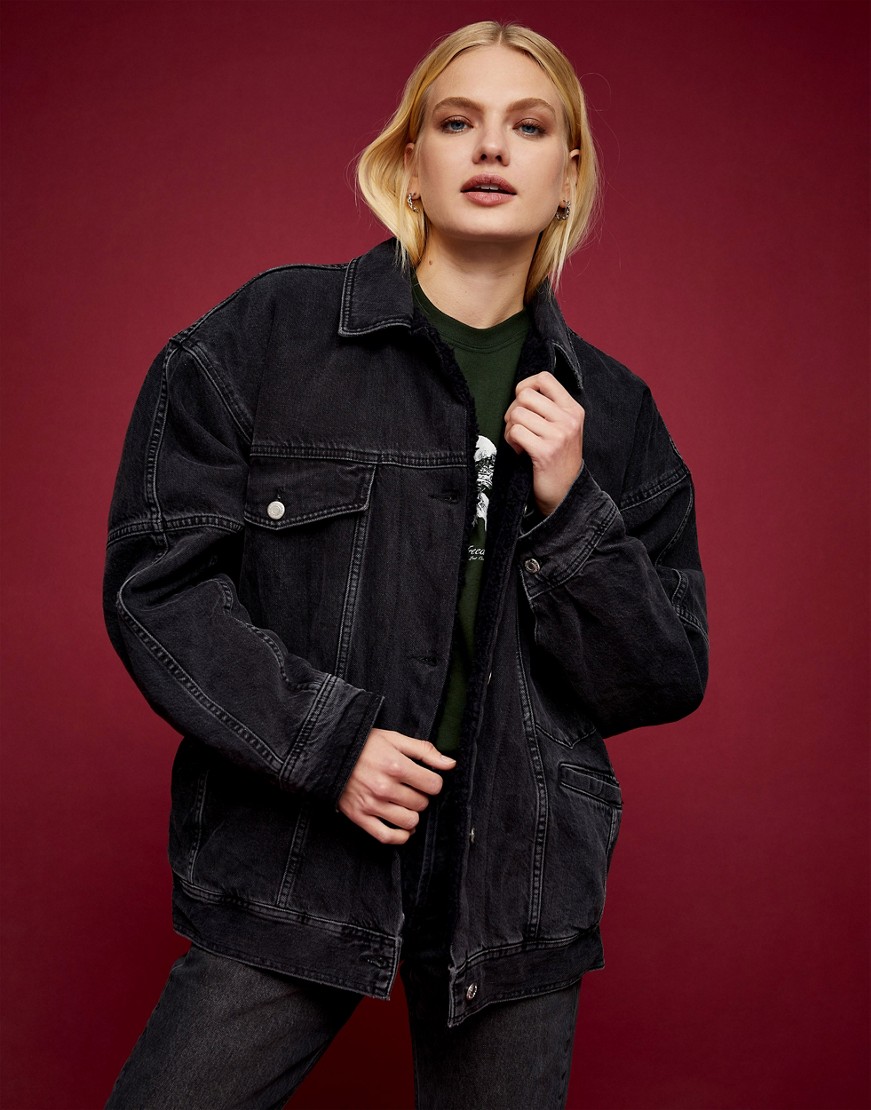 Topshop-czarna-kurtka-jeansowa-damska-oversize-z-podszewka-z-kozuszka-38-2 Topshop-czarna-kurtka-jeansowa-damska-oversize-z-podszewka-z-kozuszka-38