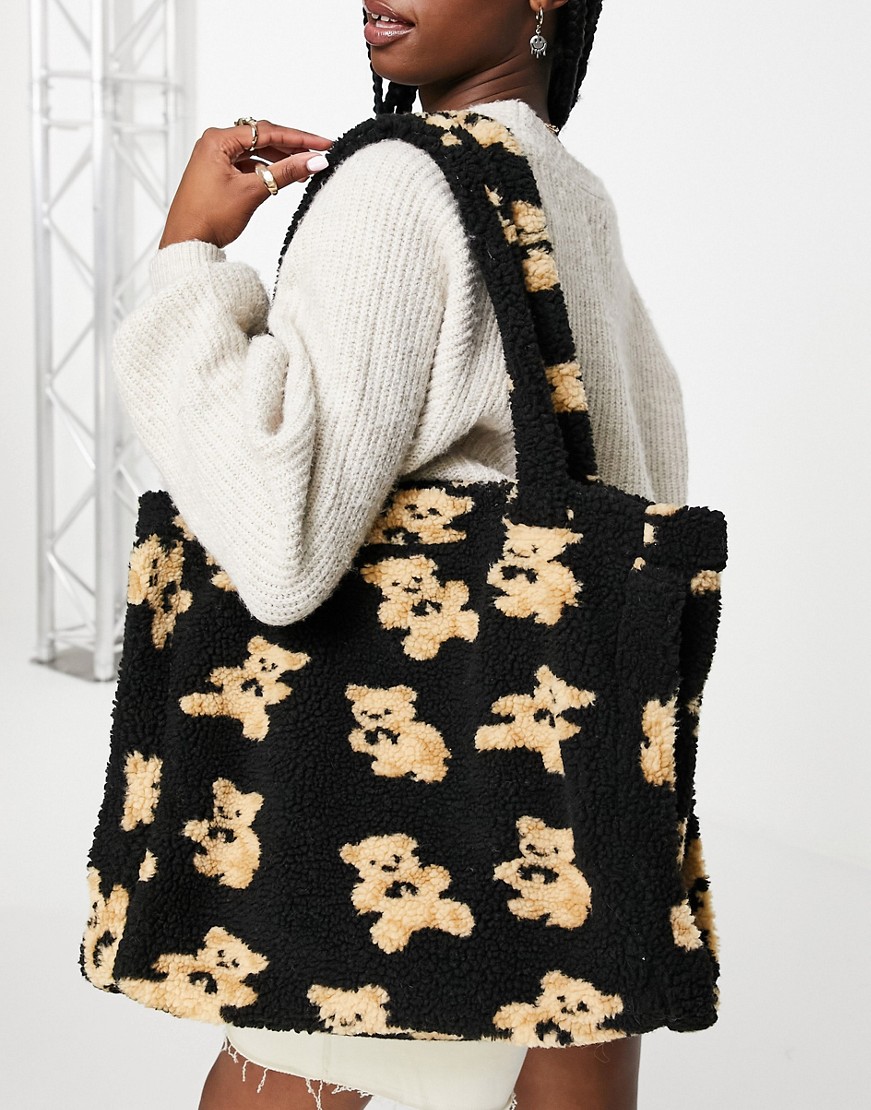 Torebka-czarna-pluszowa-z-nadrukiem-defekt-2 Torebka-czarna-pluszowa-z-nadrukiem-defekt