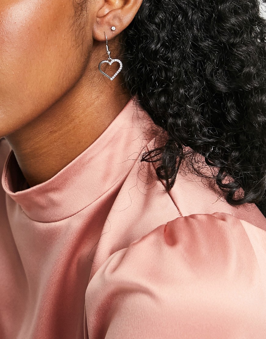 True-Decadence-Srebrne-wiszace-kolczyki-w-ksztalcie-serca-z-krysztalkami-3 True-Decadence-Srebrne-wiszace-kolczyki-w-ksztalcie-serca-z-krysztalkami