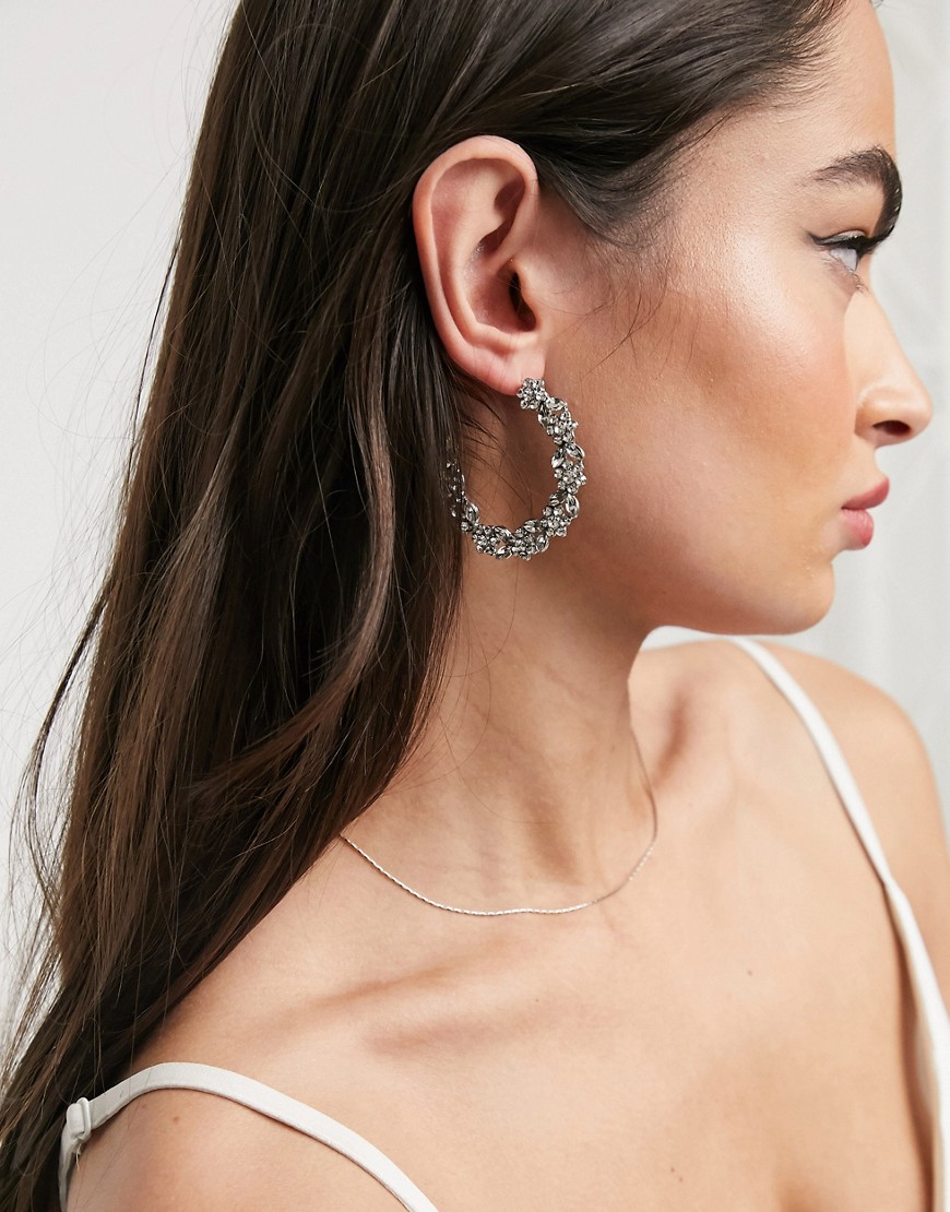 True-Decadence-kolczyki-kola-w-srebrnym-kolorze-zdobione-krysztalkami-2 True-Decadence-kolczyki-kola-w-srebrnym-kolorze-zdobione-krysztalkami