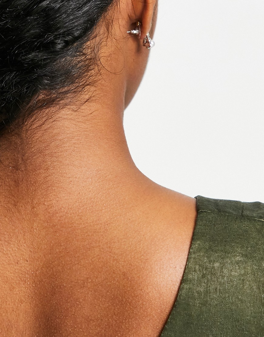 True-Decadence-trrojkatne-kolczyki-wkretki-z-perelkami-1 True-Decadence--trrojkatne-kolczyki-wkretki-z-perelkami