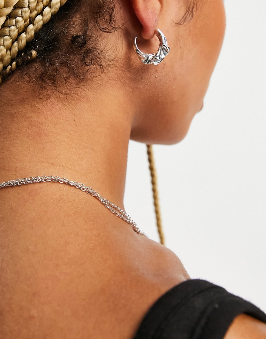 Weekday-masywne-pofalowane-kolczyki-kola-srebrne-2 Weekday-masywne-pofalowane-kolczyki-kola-srebrne