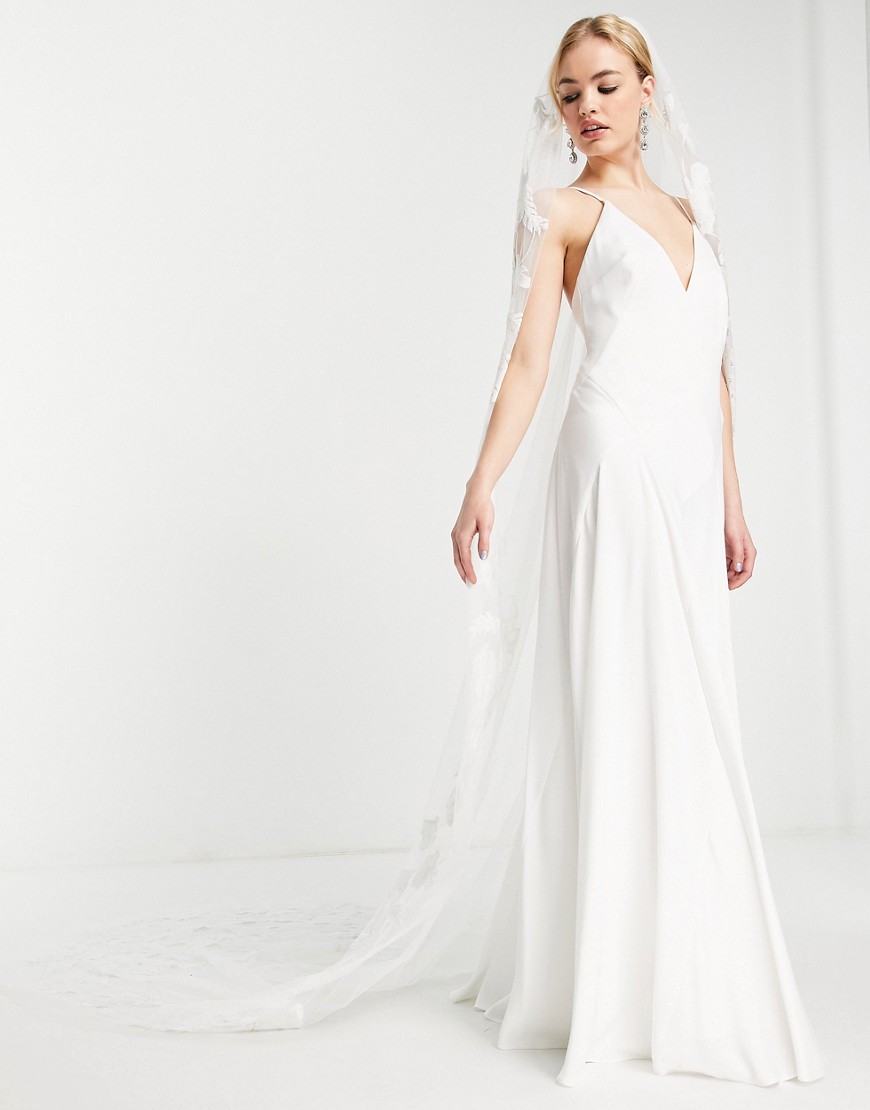 Welon ślubny z kwiatowym haftem biały one size Welon-slubny-z-kwiatowym-haftem-bialy-one-size