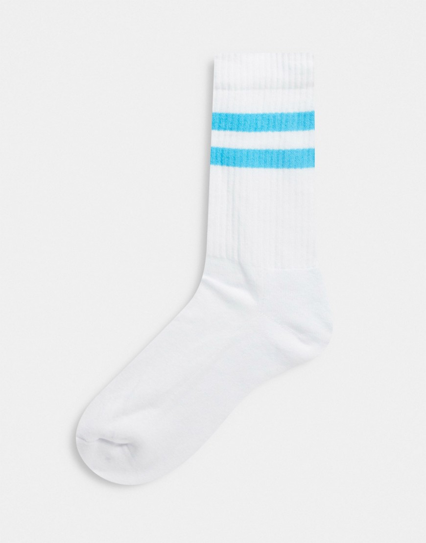 Zestaw-3-par-sportowych-skarpetek-w-kolorowe-paski-defekt-39-42-1 Zestaw-3-par-sportowych-skarpetek-w-kolorowe-paski-defekt-39-42