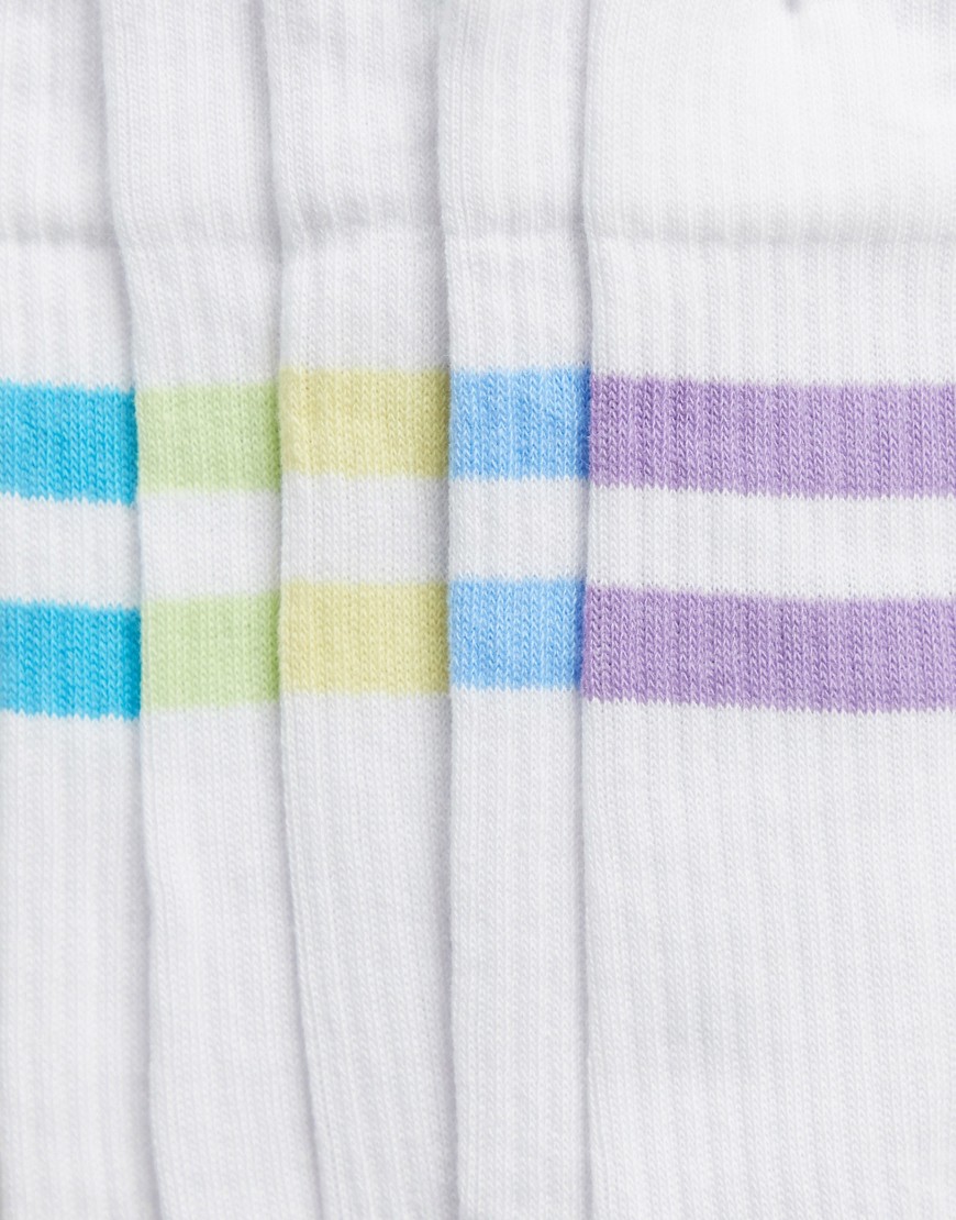 Zestaw-3-par-sportowych-skarpetek-w-kolorowe-paski-defekt-39-42-2 Zestaw-3-par-sportowych-skarpetek-w-kolorowe-paski-defekt-39-42