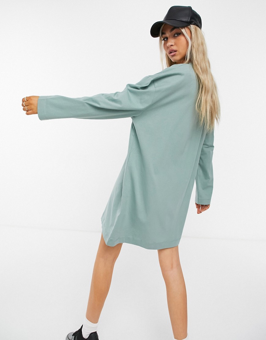 Zielona-sukienka-t-shirtowa-mini-longsleeve-bawelniana-basic-34-1 Zielona-sukienka-t-shirtowa-mini-longsleeve-bawelniana-basic-34