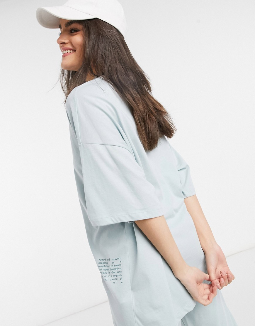 Zielony-damski-t-shirt-oversize-z-nadrukiem-z-boku-defekt-44-1 Zielony-damski-t-shirt-oversize-z-nadrukiem-z-boku-defekt-44