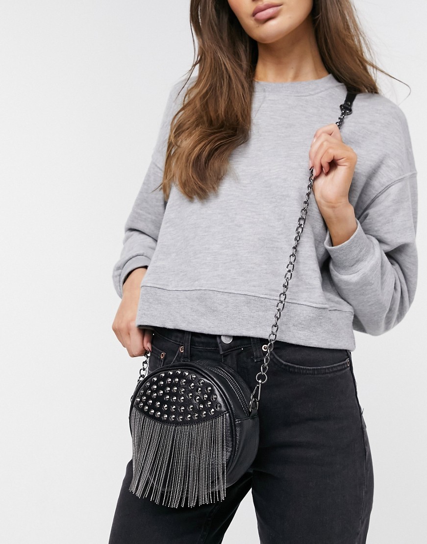 Truffle Collection damska czarna okrągła torebka z ćwiekami i łańcuszkami b5a06276843179e4bbad3b2a08801fd9