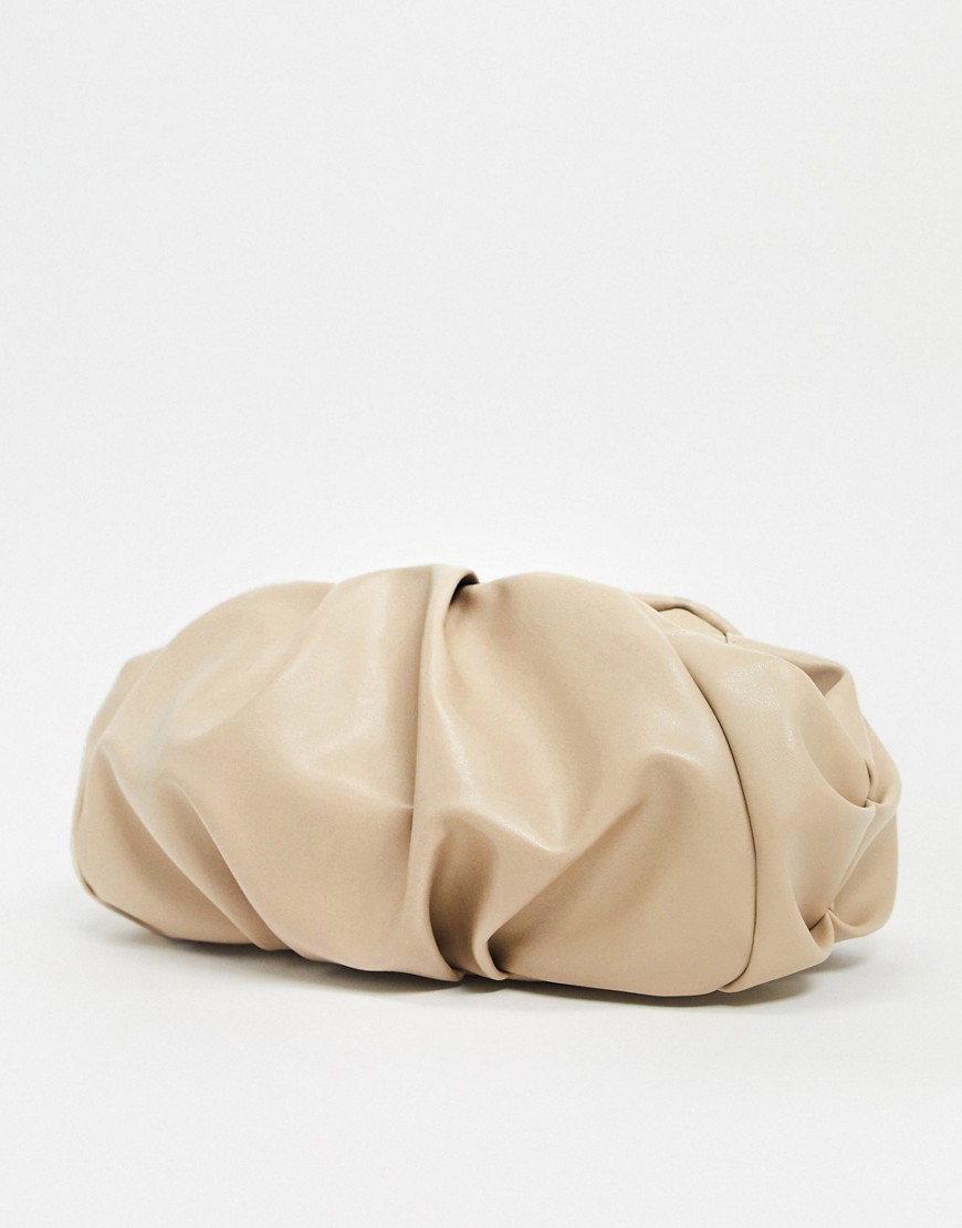 damska beżowa kopertówka oversize z marszczeniem defekt damska-bezowa-kopertowka-oversize-z-marszczeniem-one-size