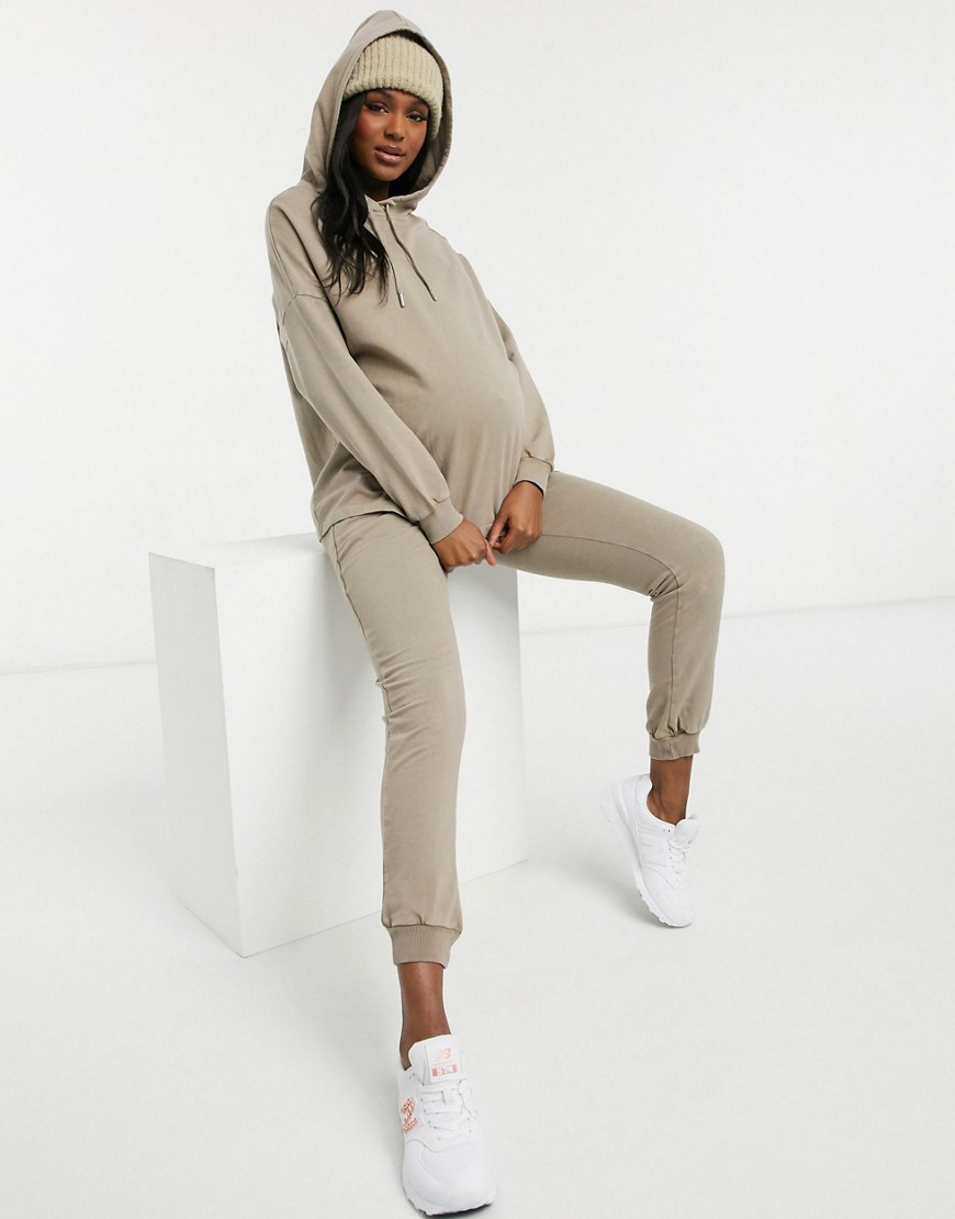 damska-jasnobrazowa-bluza-oversize-38-3 damska-jasnobrazowa-bluza-oversize-38